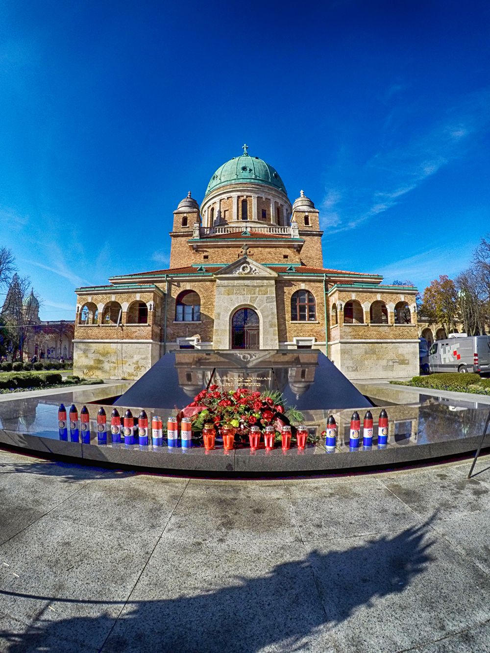 mirogoj cemetery