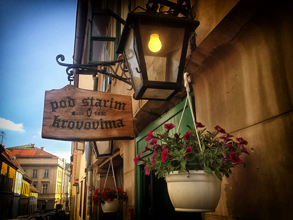Pod starim krovovima Zagreb