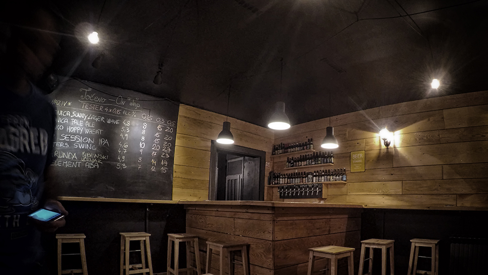 Hop In Craft Beer Bar Zagreb