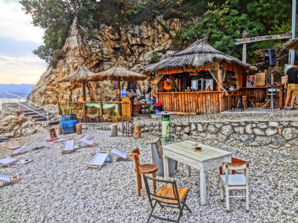 BEACH BAR PAJOL