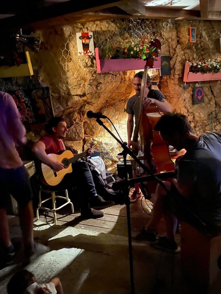 BEACH BAR PAJOL