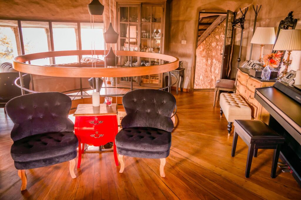 VINTAGE BAR