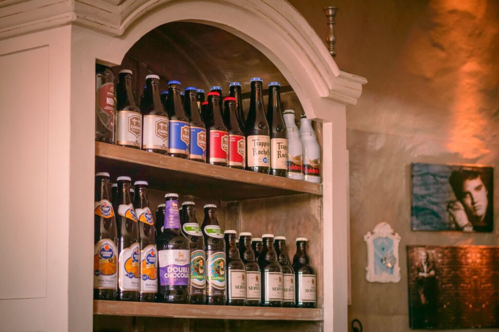 VINTAGE BAR