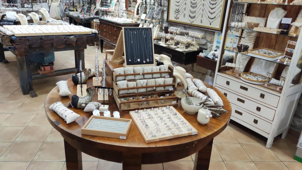 Jewelry and Art Gallery - Kandlerova 3
