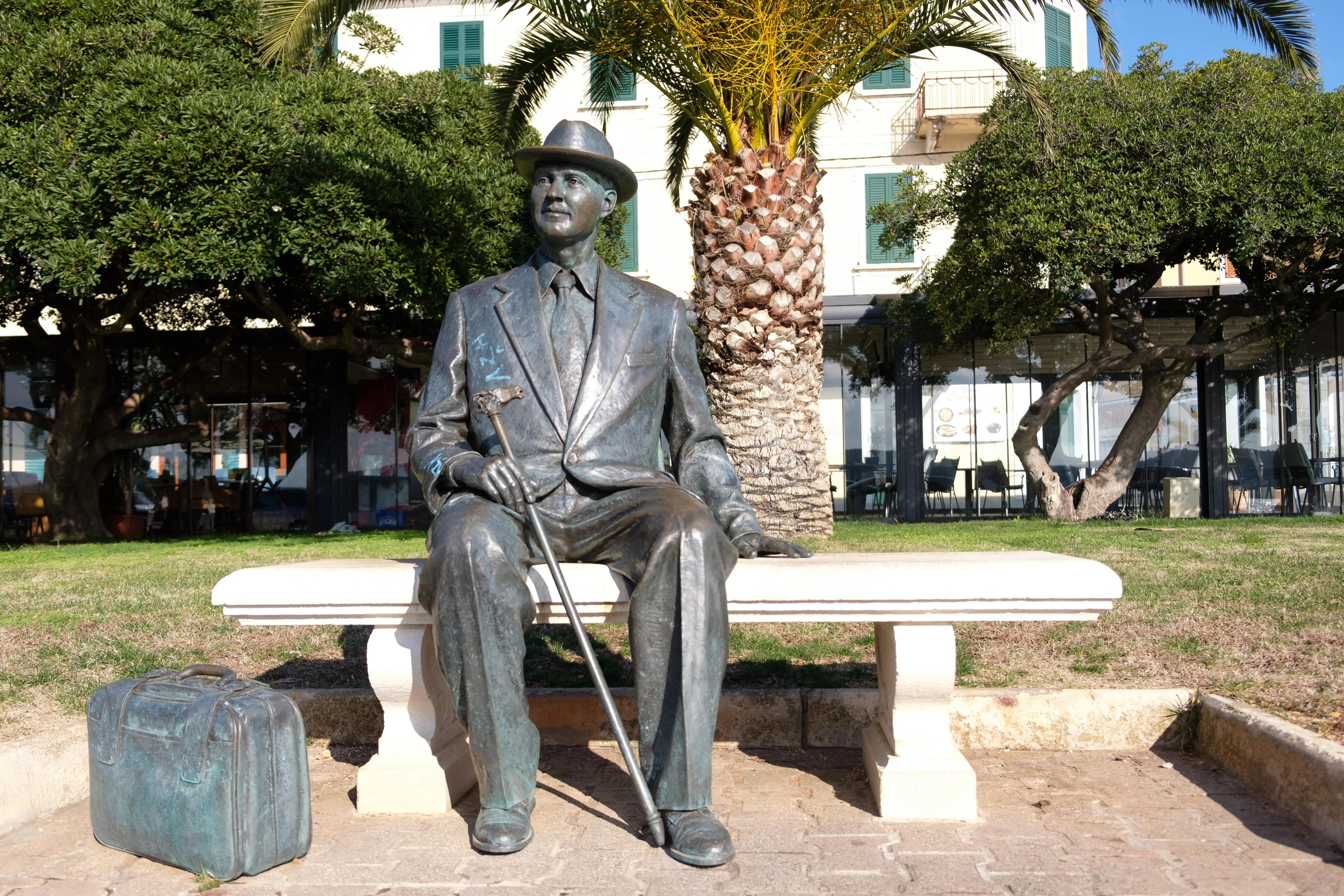 Wenn eine Stadt Erinnerung bewahrt: Die Geschichte der Denkmäler von Biograd und des Mannes, der es erträumte